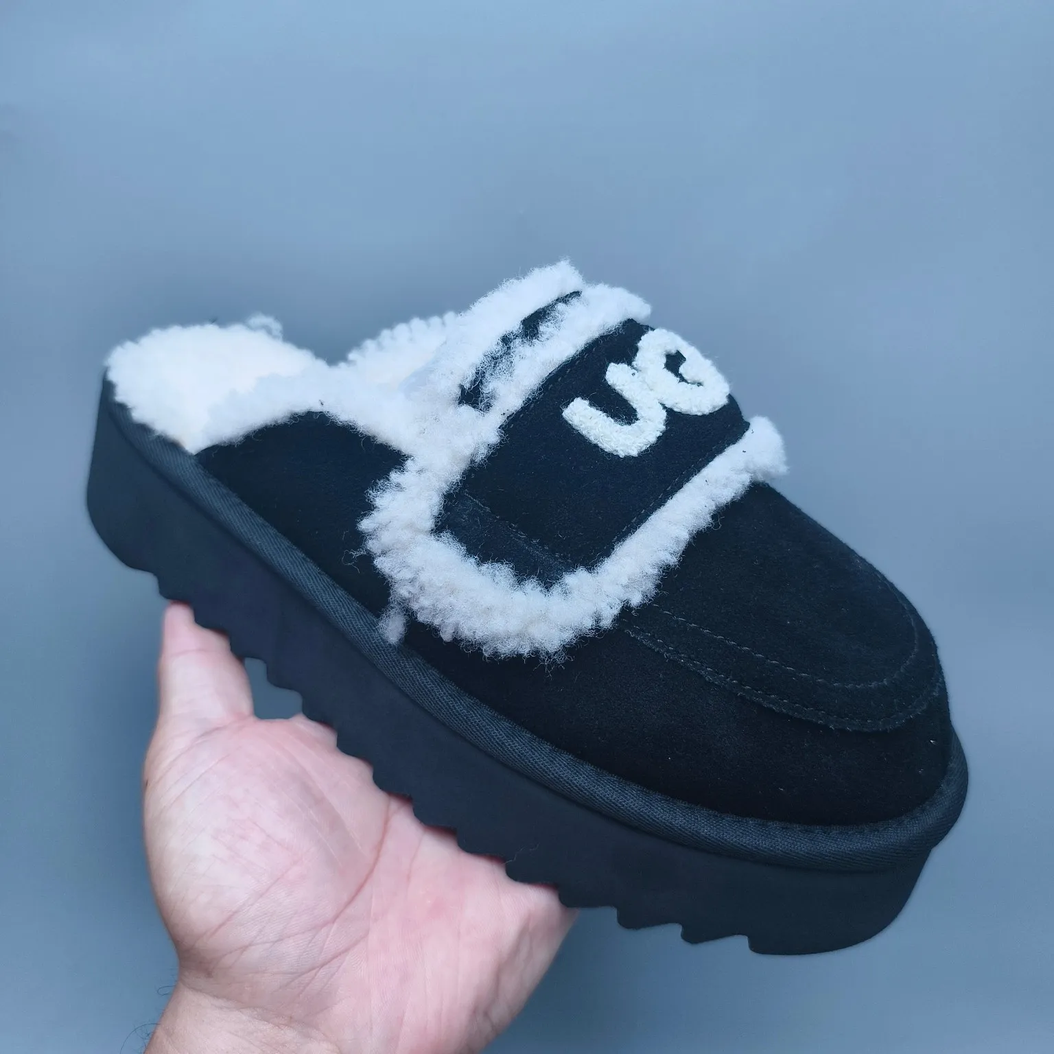 💰480 UGG sheepskin all-in-one snow boots 1208 Thick-soled curly fur casual fur flip flops with large logo Color: maroon sand antelope brown black chocolate Code number: 35-40 yards